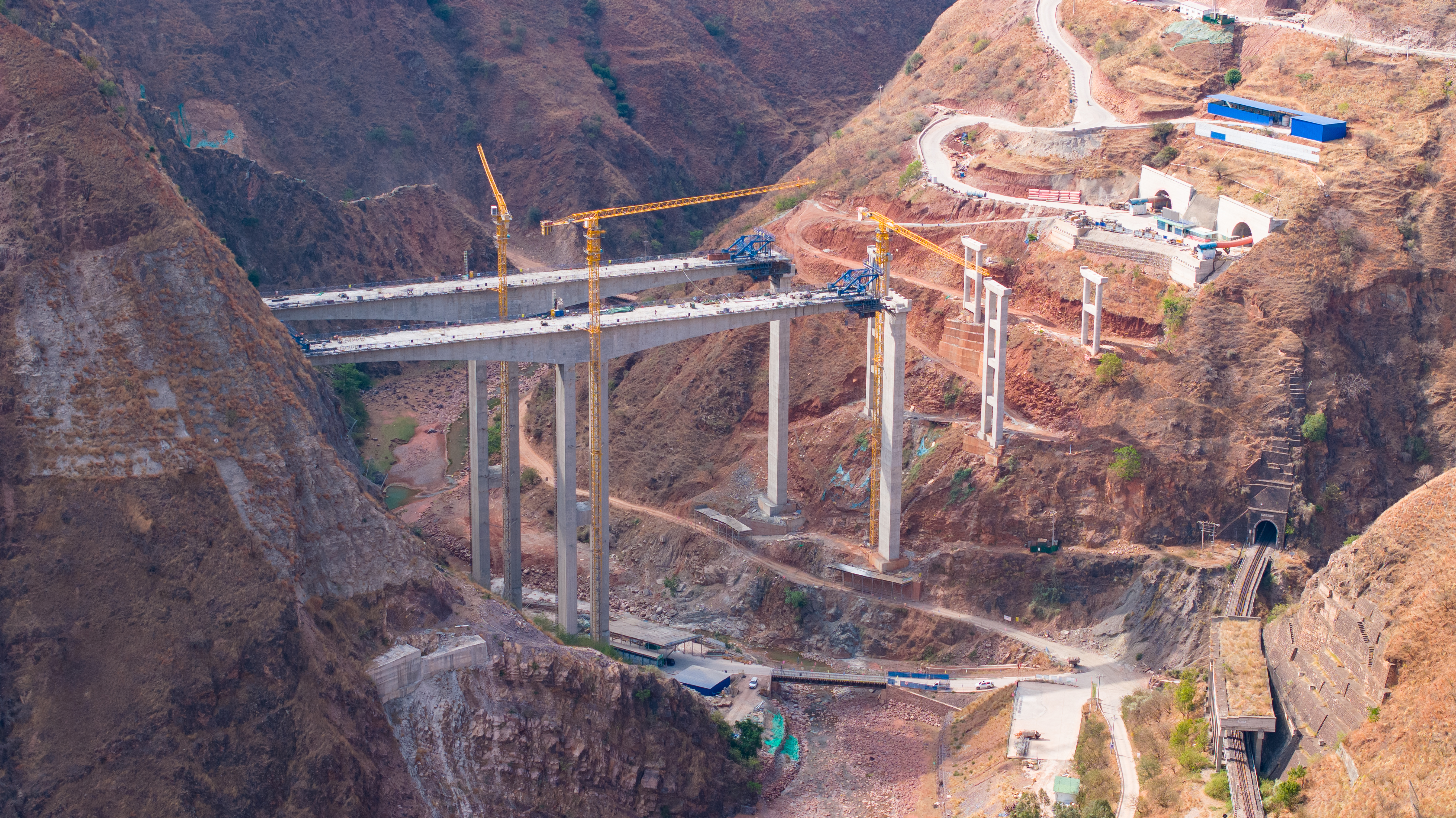 好消息！公路建設(shè)公司榮獲2024年度工程建設(shè)行業(yè)信息化典型案...